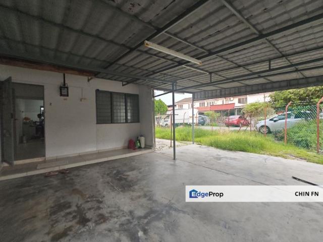 House for sale in Malaka