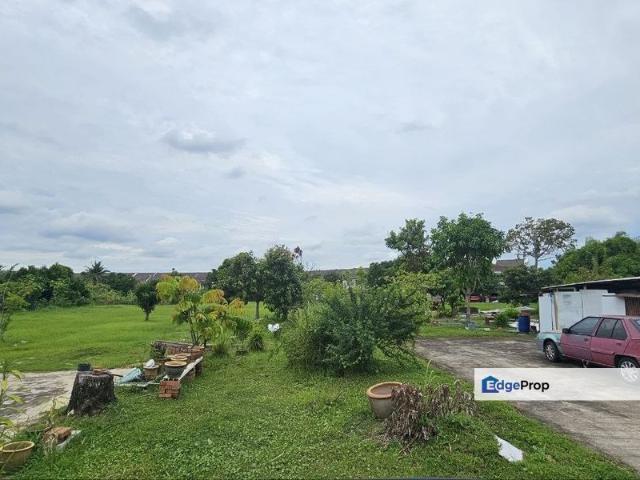 House for sale in Malaka