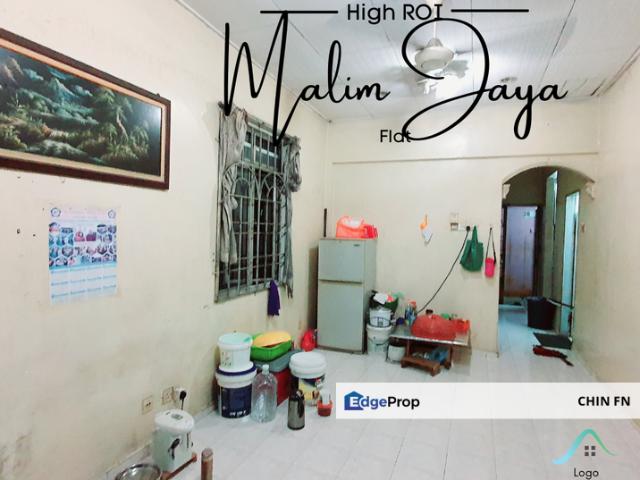 Flat for sale in Malaka