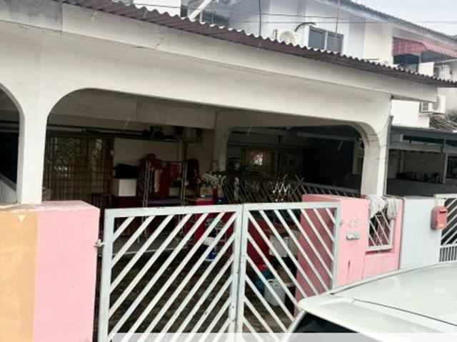 House for sale in Malaka