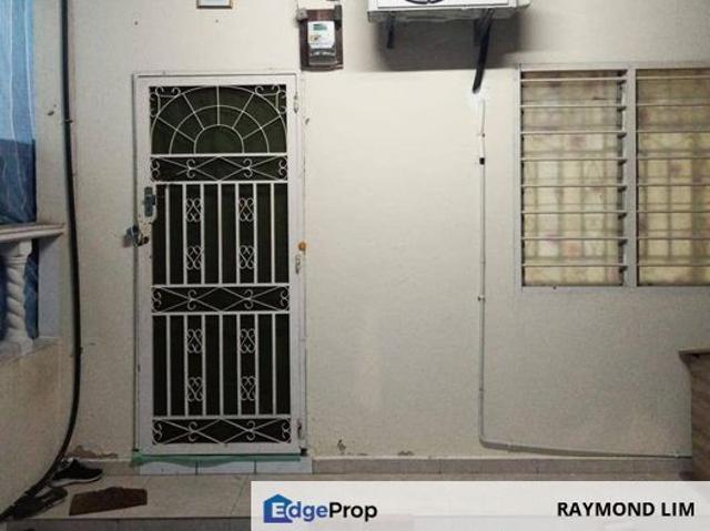 House for sale in Malaka