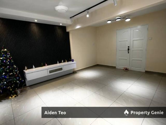 Terraced House for sale in Malaka