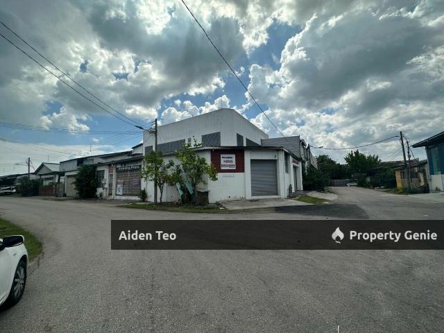 Warehouse for sale in Malaka