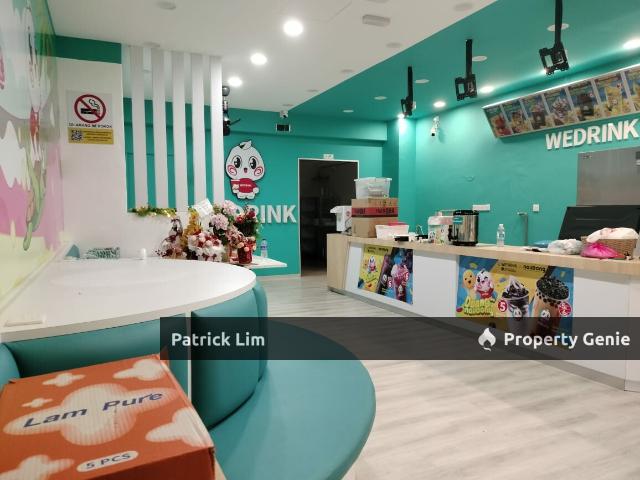 Shop for rent in Malaka