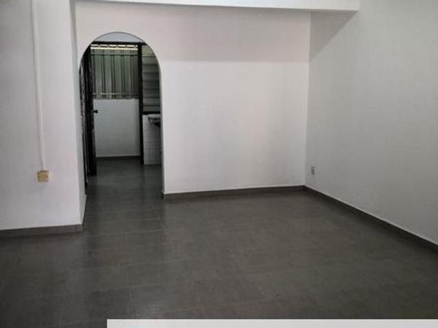 House for sale in Malaka