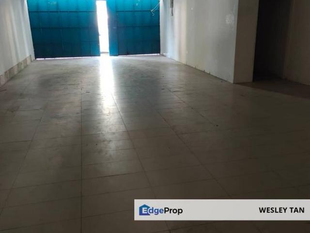 Shop for rent in Malaka