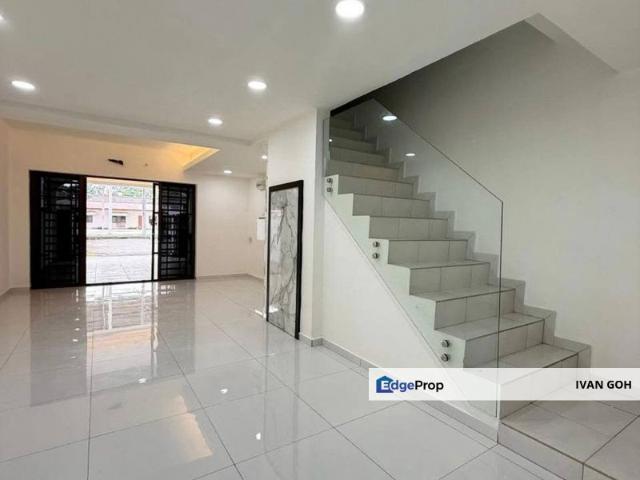 House for sale in Malaka