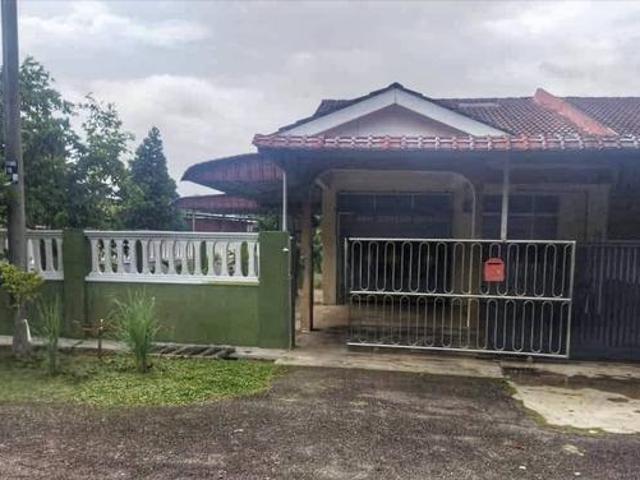 Terraced House for sale in Malaka
