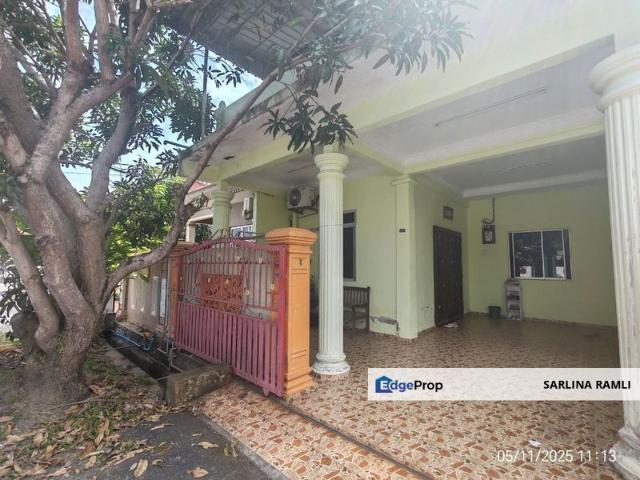 House for sale in Malaka