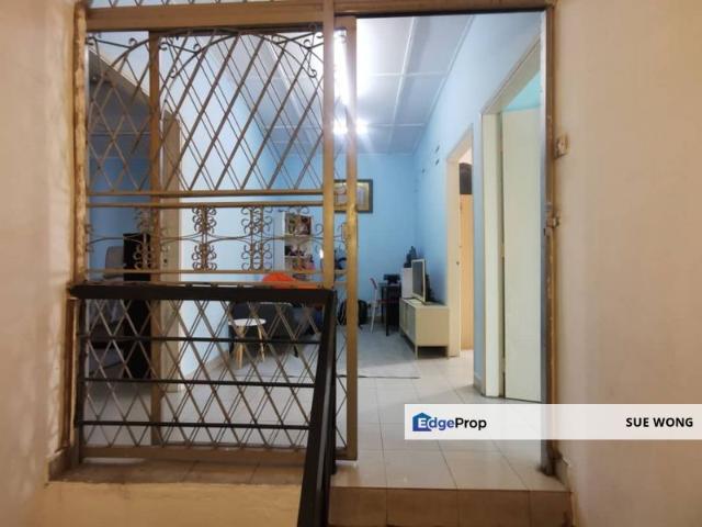 House for rent in Rumah Pangsa Mawar (Blok A,B,C), Majlis Bandaraya Subang Jaya
