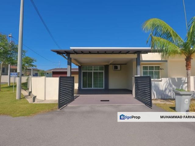 House for sale in Malaka