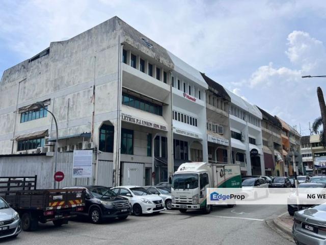 Shop for sale in Petaling, Damansara Damai