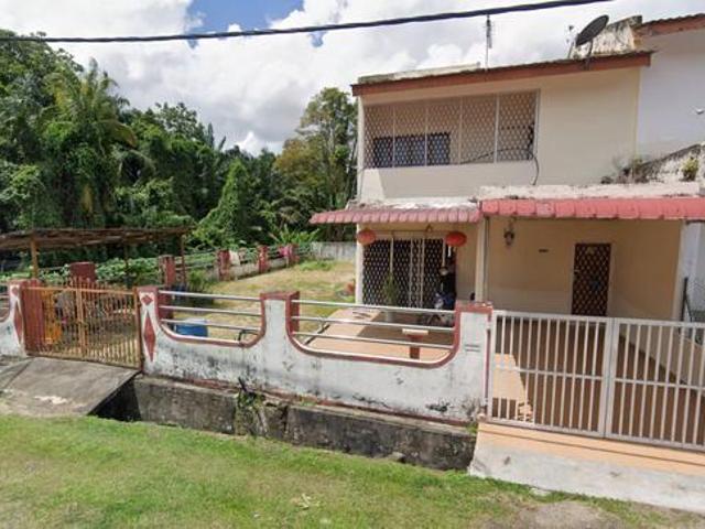 Terraced House for sale in Malaka