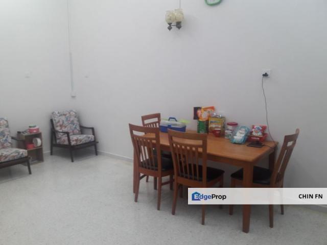 House for sale in Malaka