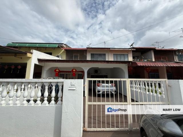 House for sale in Malaka