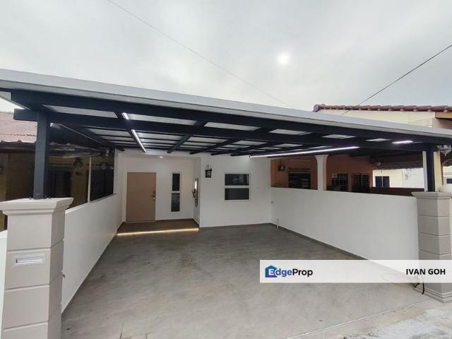 House for sale in Malaka