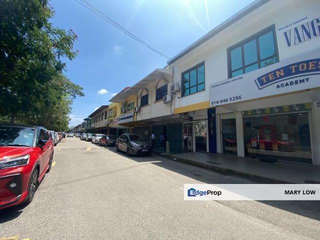 Shop for sale in Malaka