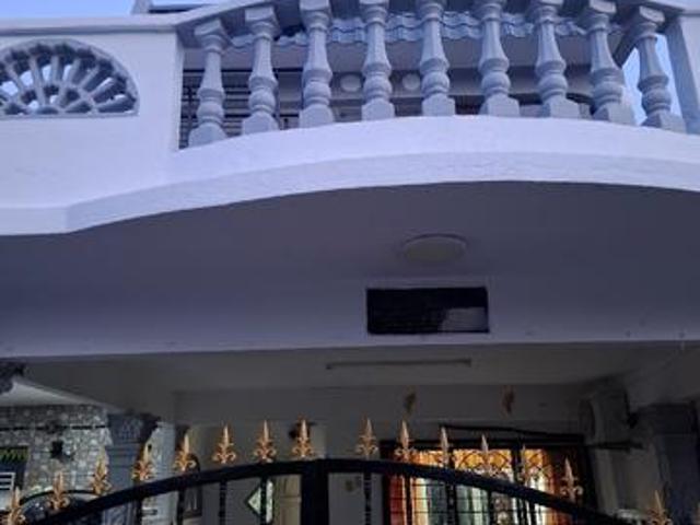 Terraced House for sale in Malaka
