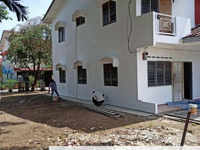House for sale in Malaka
