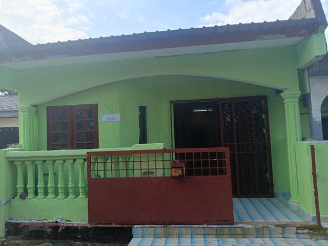 Terraced House for sale in Malaka