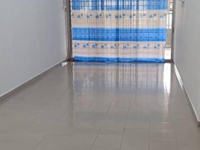 House for rent in Malaka