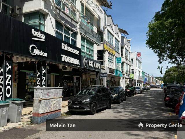 Shop for sale in Malaka