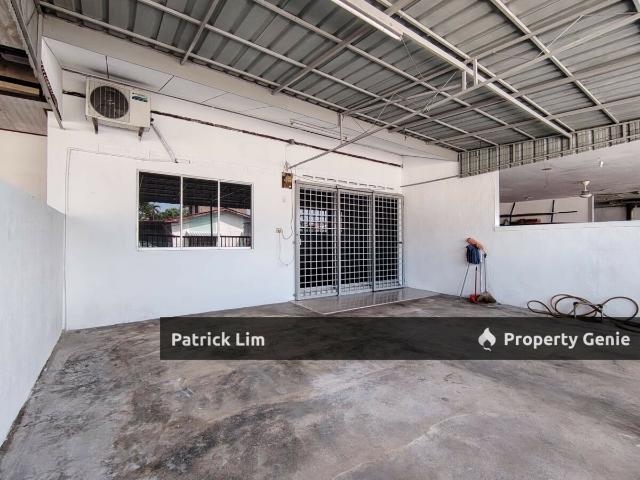 Terraced House for rent in Malaka