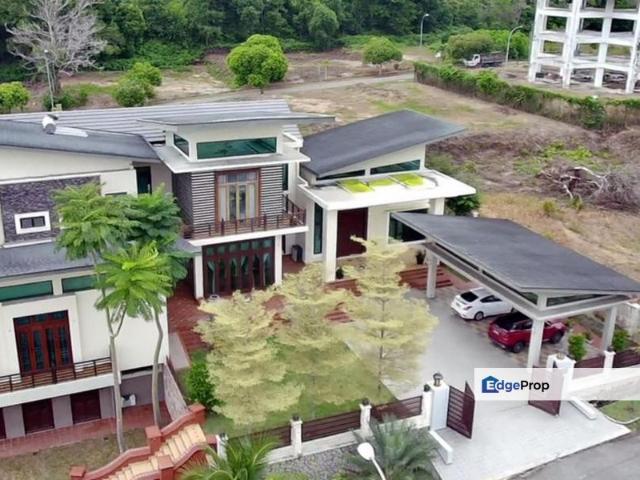 House for sale in Malaka