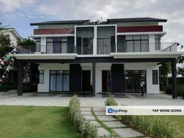 House for sale in Malaka