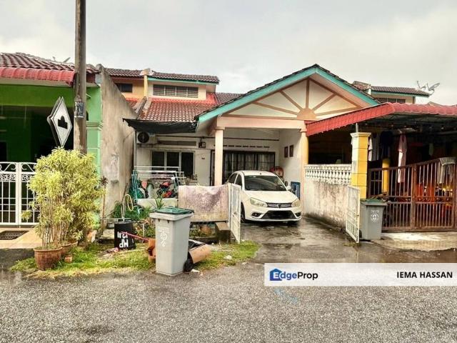 House for sale in Malaka