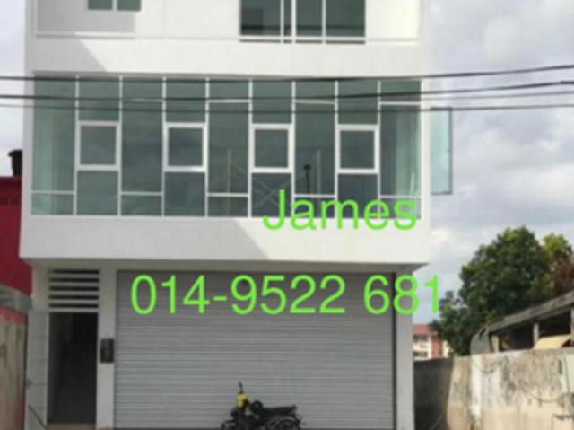 Shop for sale in Malaka