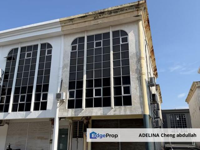 Shop for sale in Malaka