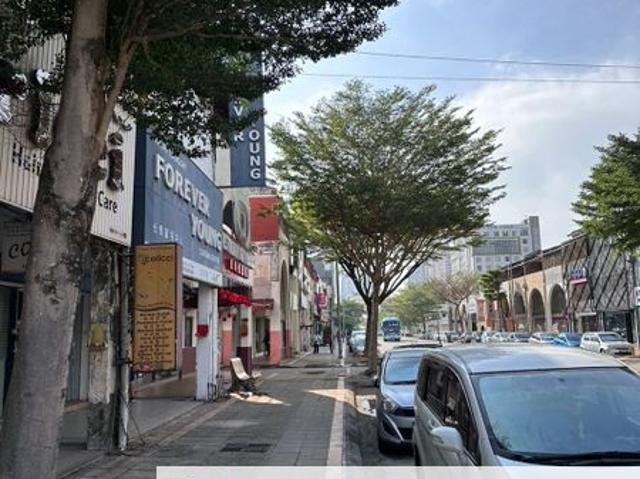Shop for sale in Malaka