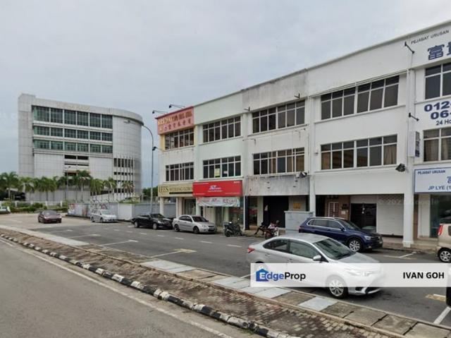 Shop for sale in Malaka