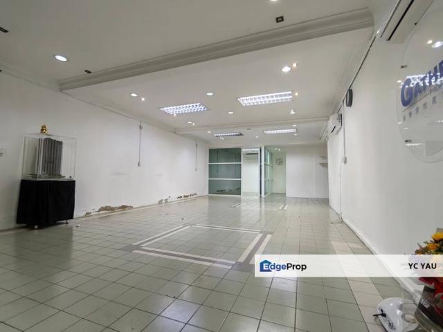 Shop for sale in Malaka