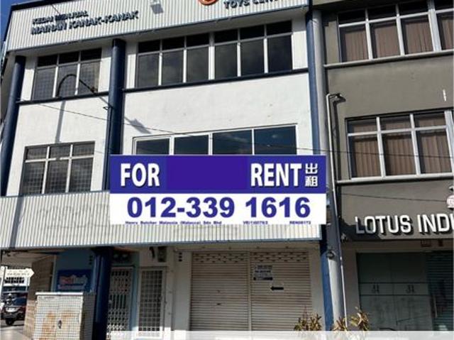 Shop for rent in Malaka