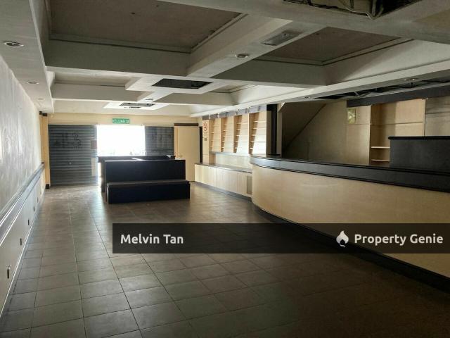 Shop for sale in Malaka