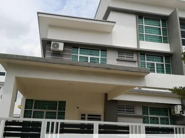 House for rent in Malaka