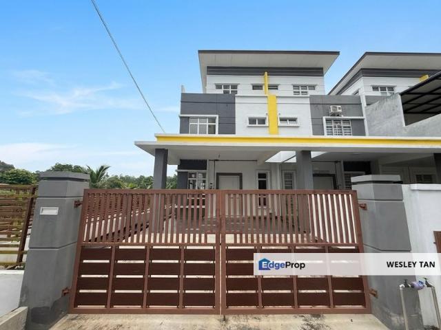 House for sale in Malaka
