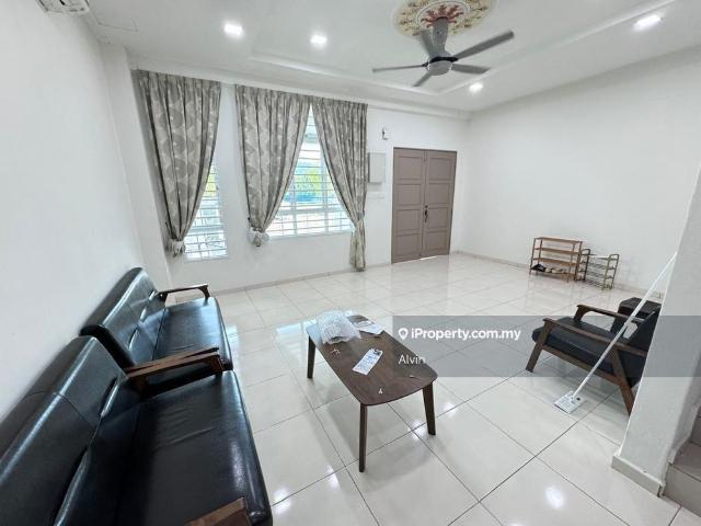 House for rent in Malaka