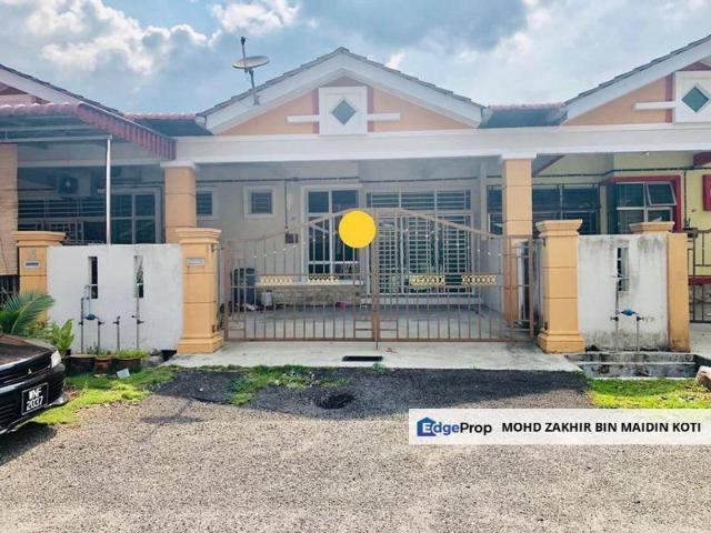 House for sale in Malaka