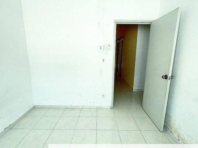 House for sale in Malaka