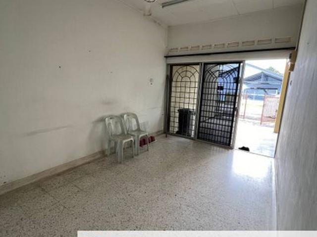 House for sale in Malaka