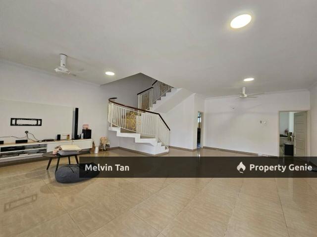 Terraced House for sale in Malaka