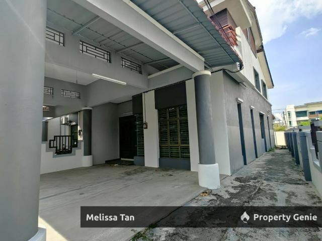 Terraced House for sale in Malaka