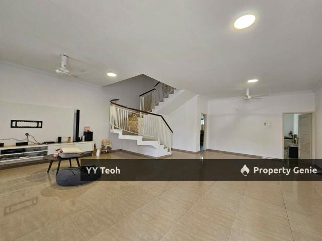Terraced House for sale in Malaka