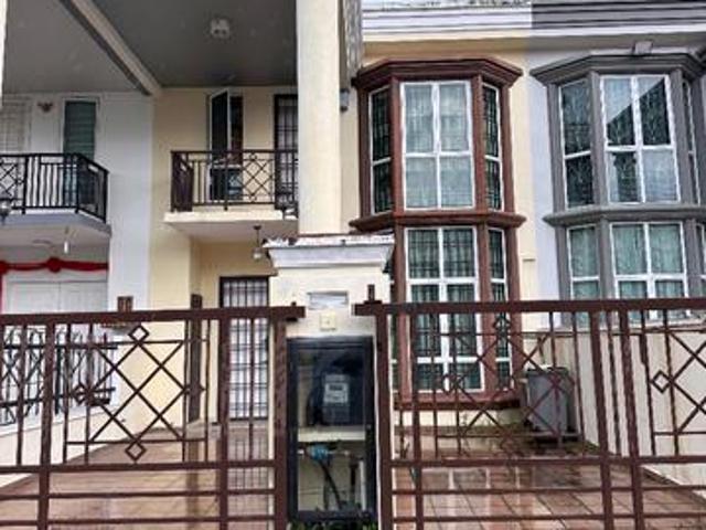 Terraced House for sale in Malaka