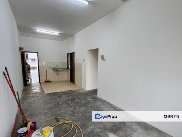 House for sale in Malaka