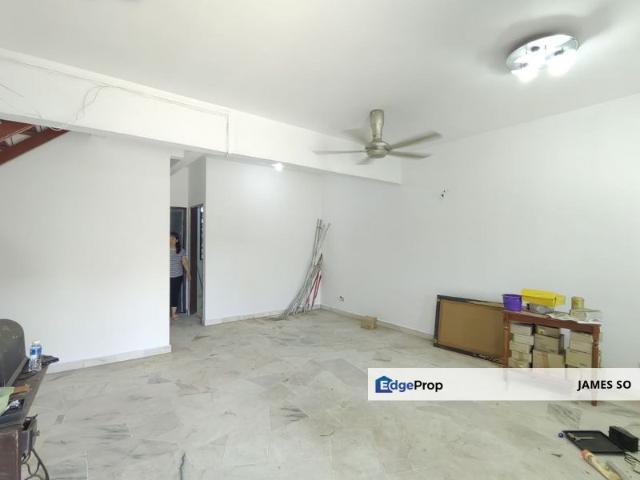 House for sale in Malaka