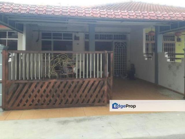 House for sale in Malaka